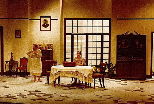 1982_10a_Scene_car